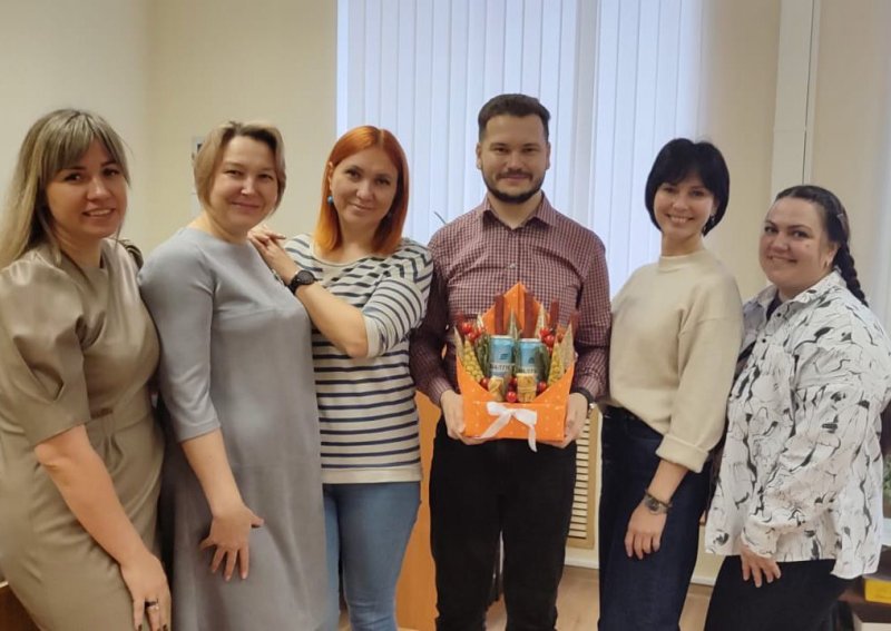 Поздравляем сотрудников с Днем Рождения!